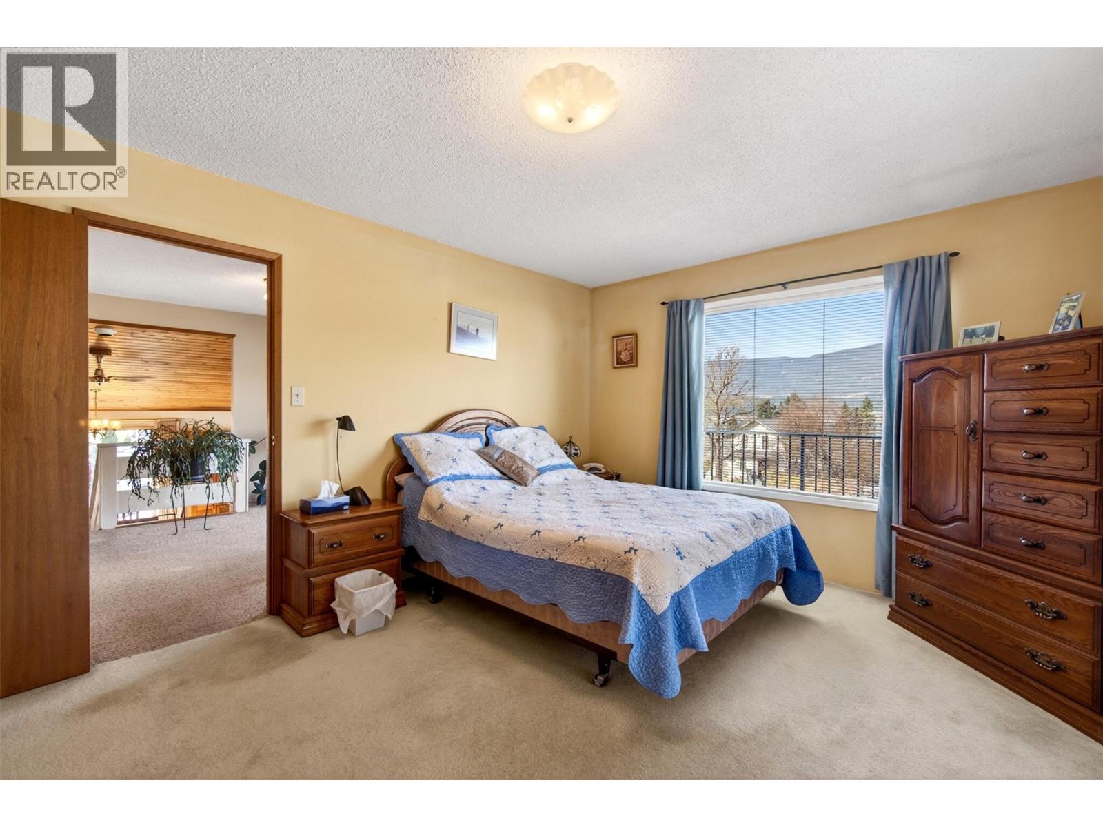 4860 14 Street NE - 23