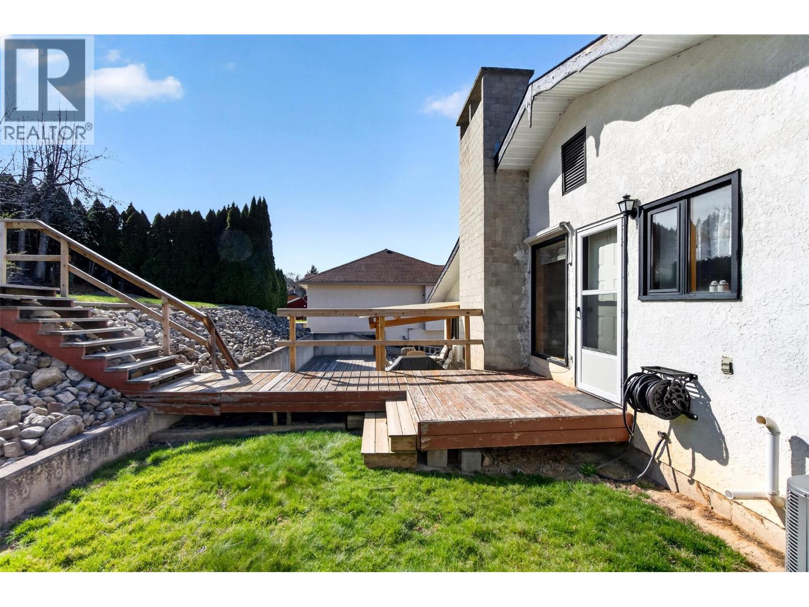 4860 14 STREET NE - 50