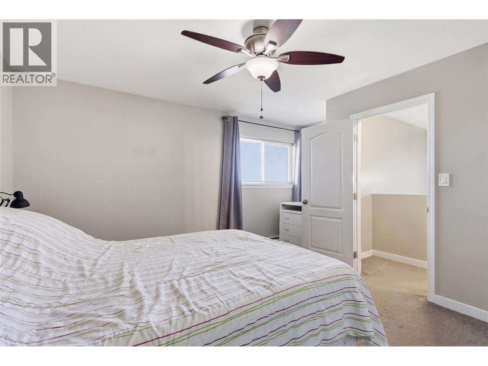 #7 750 DUNROBIN DRIVE - 12