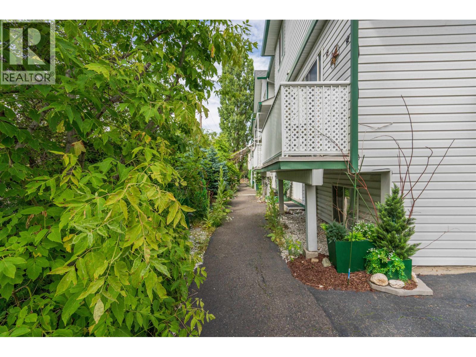 #3 1768 SPRUCE STREET - 22