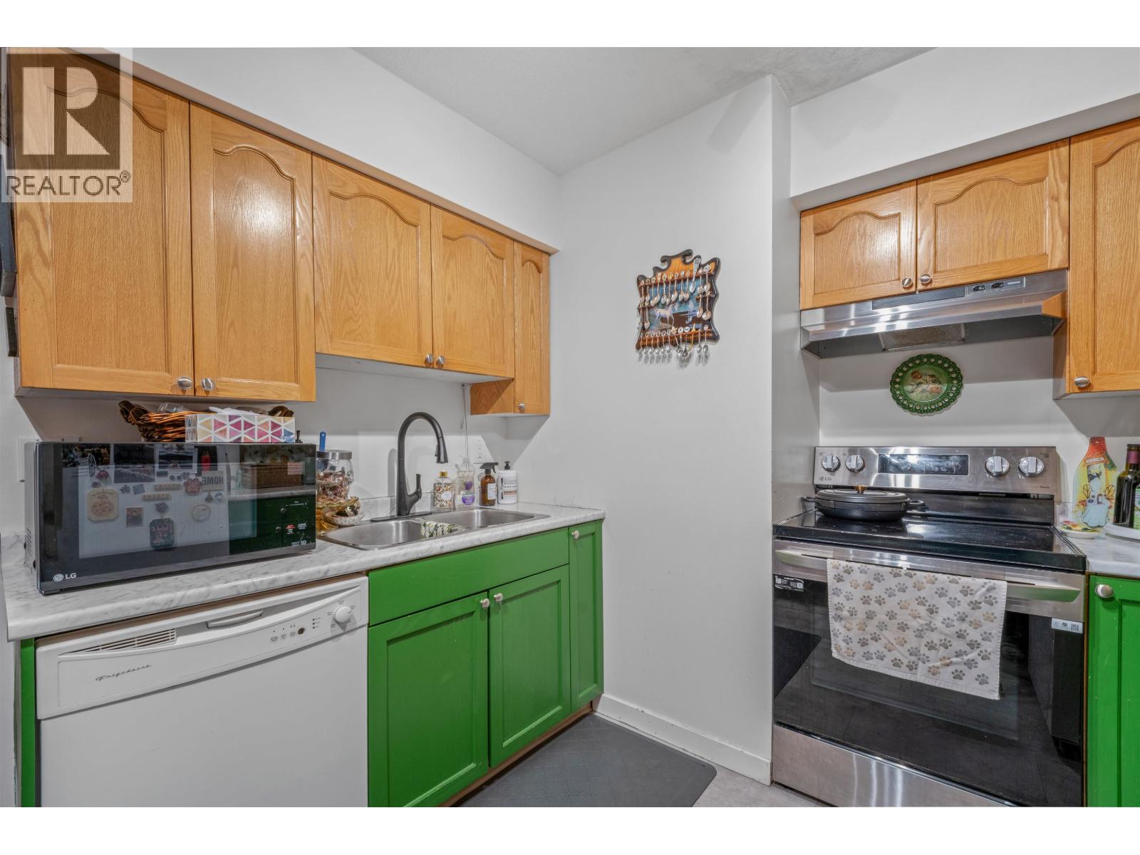 #3 1768 SPRUCE STREET - 8