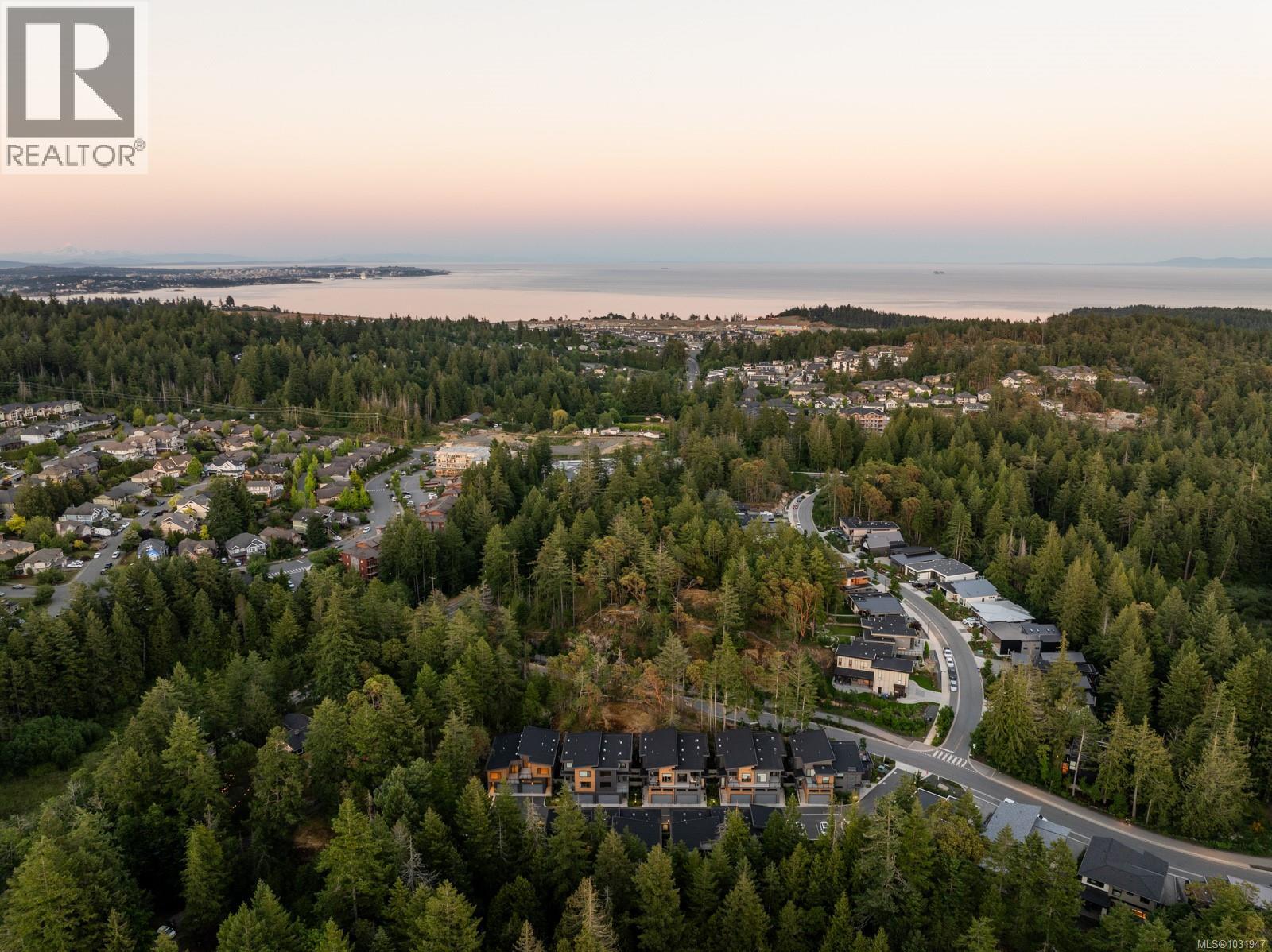 #20 3921 OLYMPIAN WAY - 35