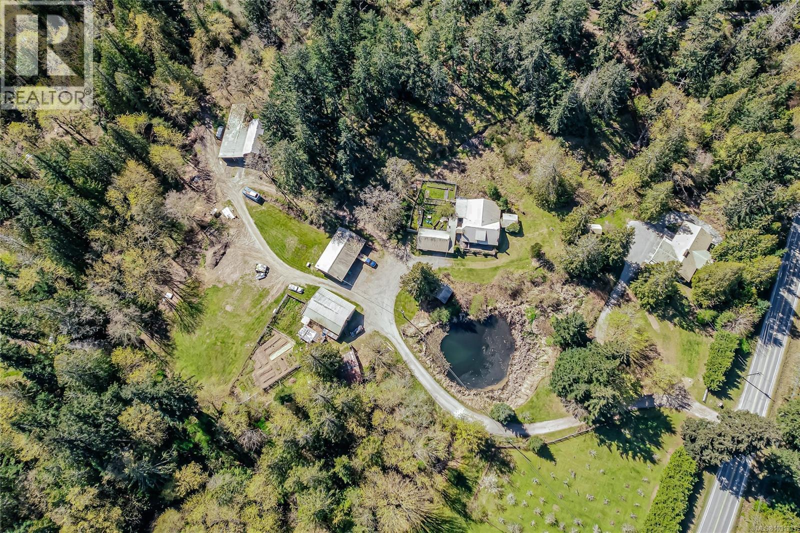 1671 Fulford-Ganges Rd - 1