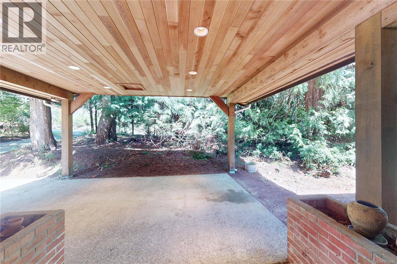 1671 FULFORD-GANGES RD - 16