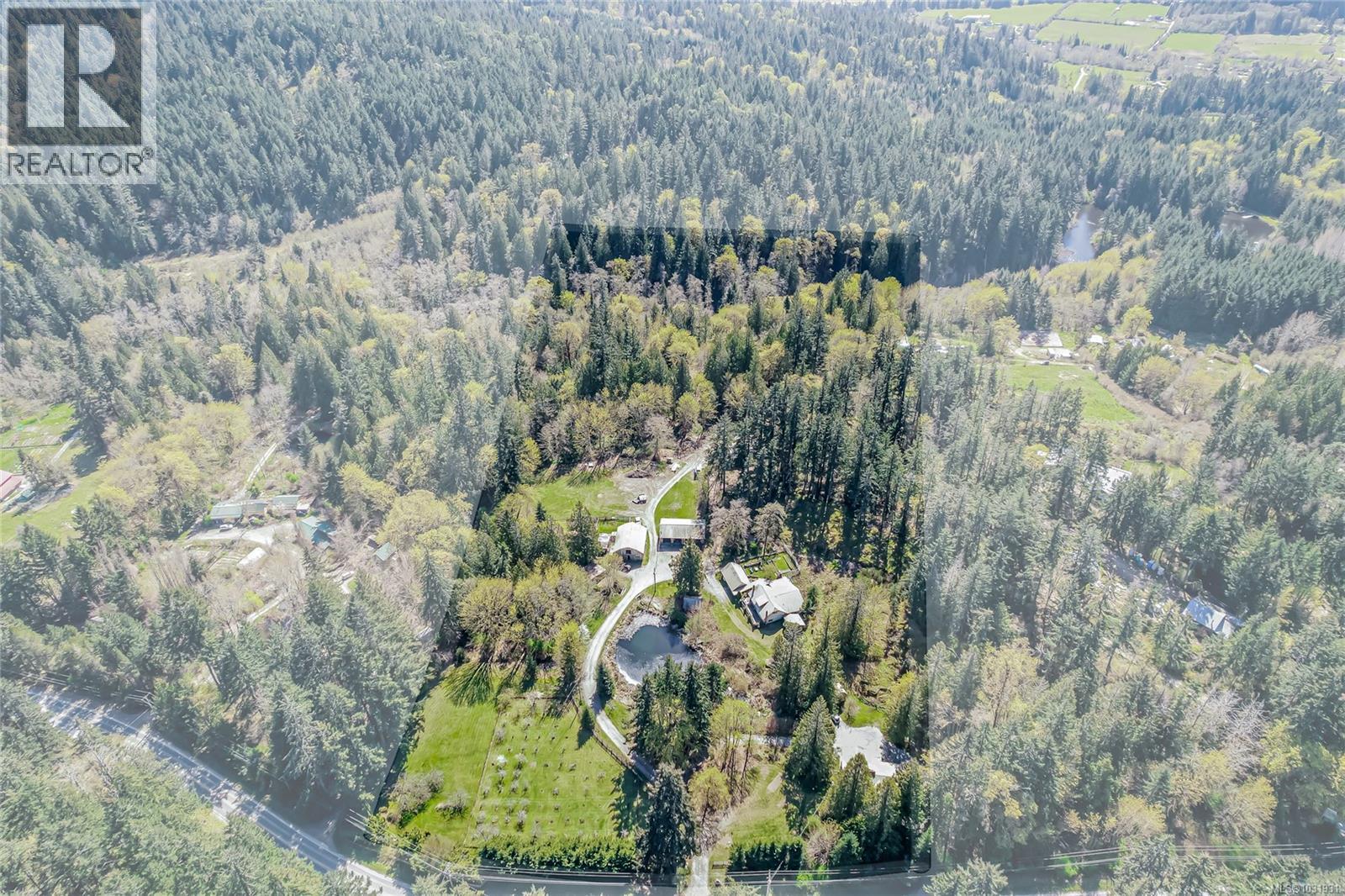 1671 Fulford-Ganges Rd - 2