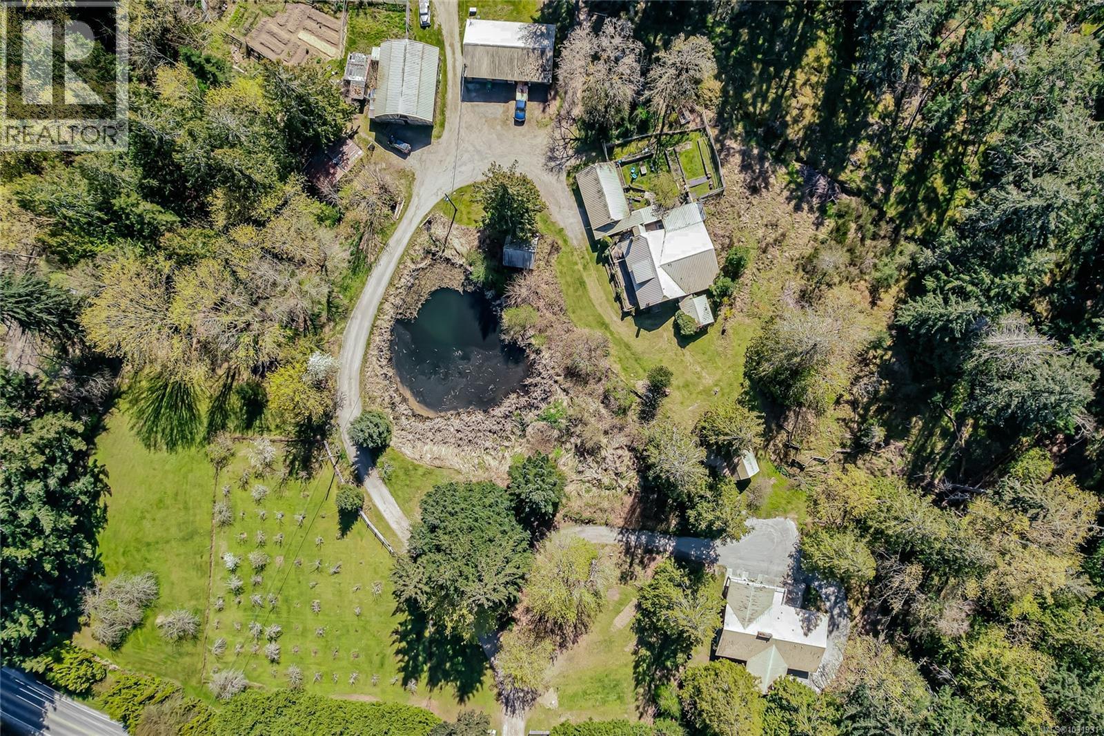 1671 Fulford-Ganges Rd - 3