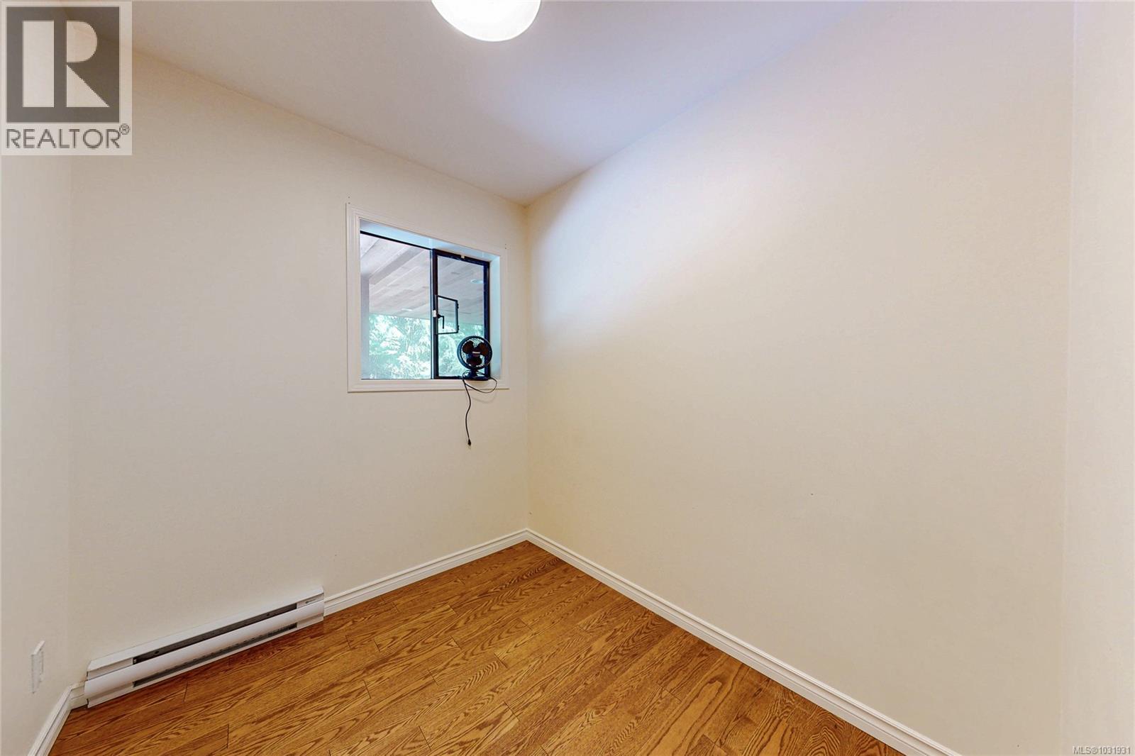 1671 FULFORD-GANGES RD - 32