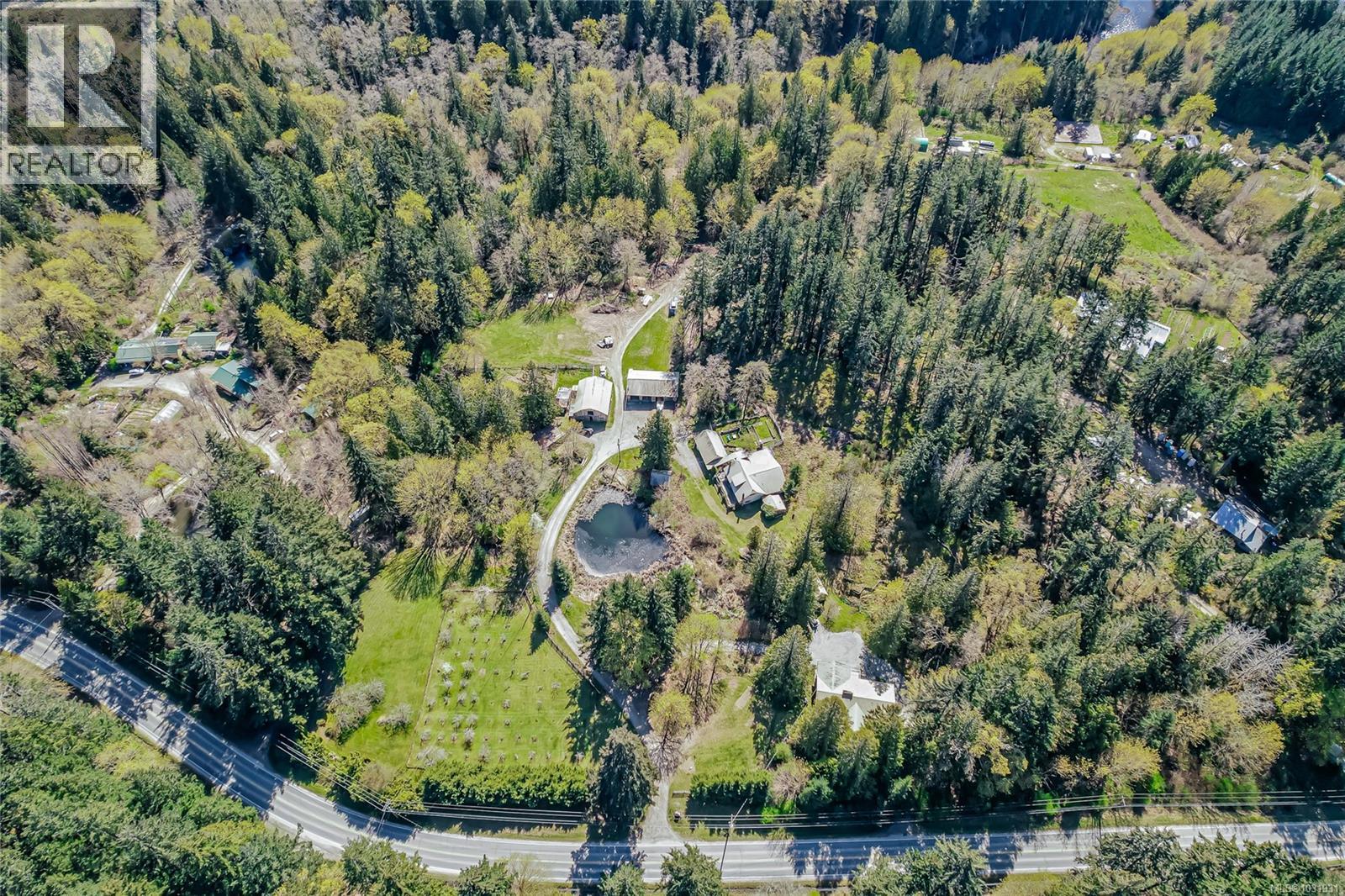 1671 Fulford-Ganges Rd - 4