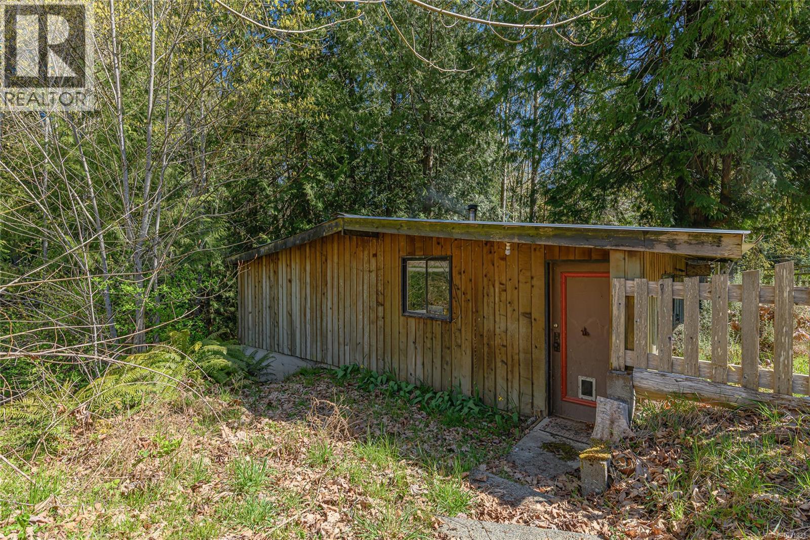 1671 FULFORD-GANGES RD - 63