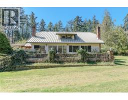 Living room - 1671 Fulford-ganges Rd, Salt Spring, BC V8K2A8 Photo 7