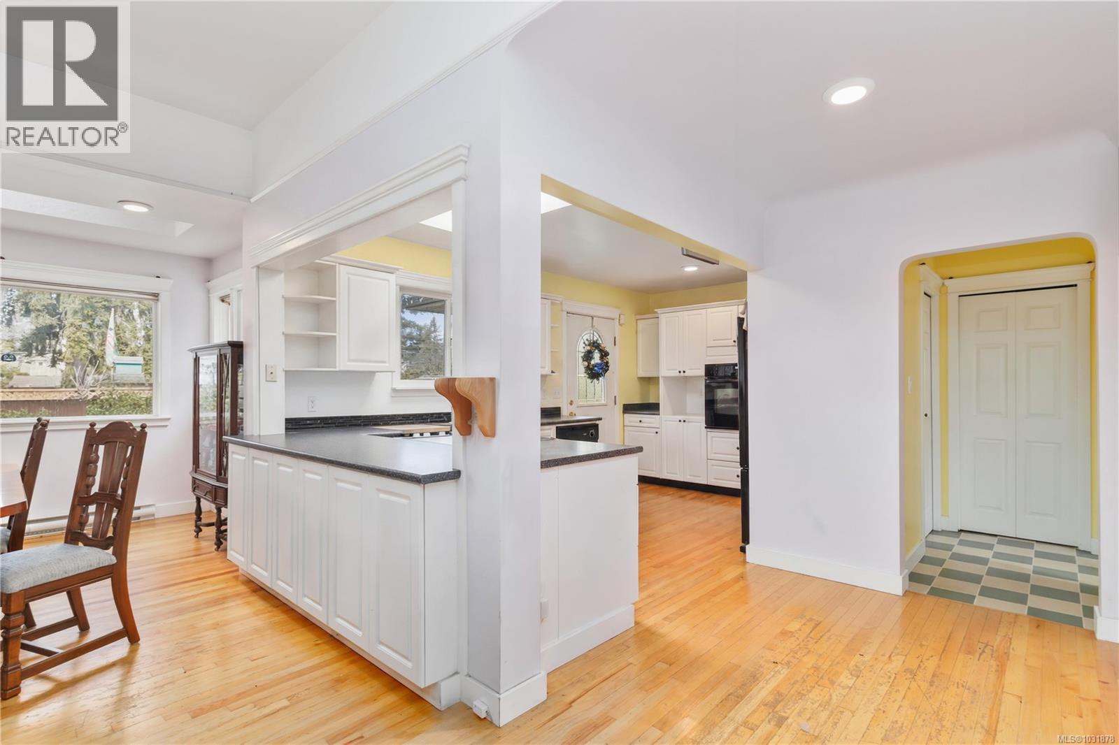 863 PARKLANDS DR - 10