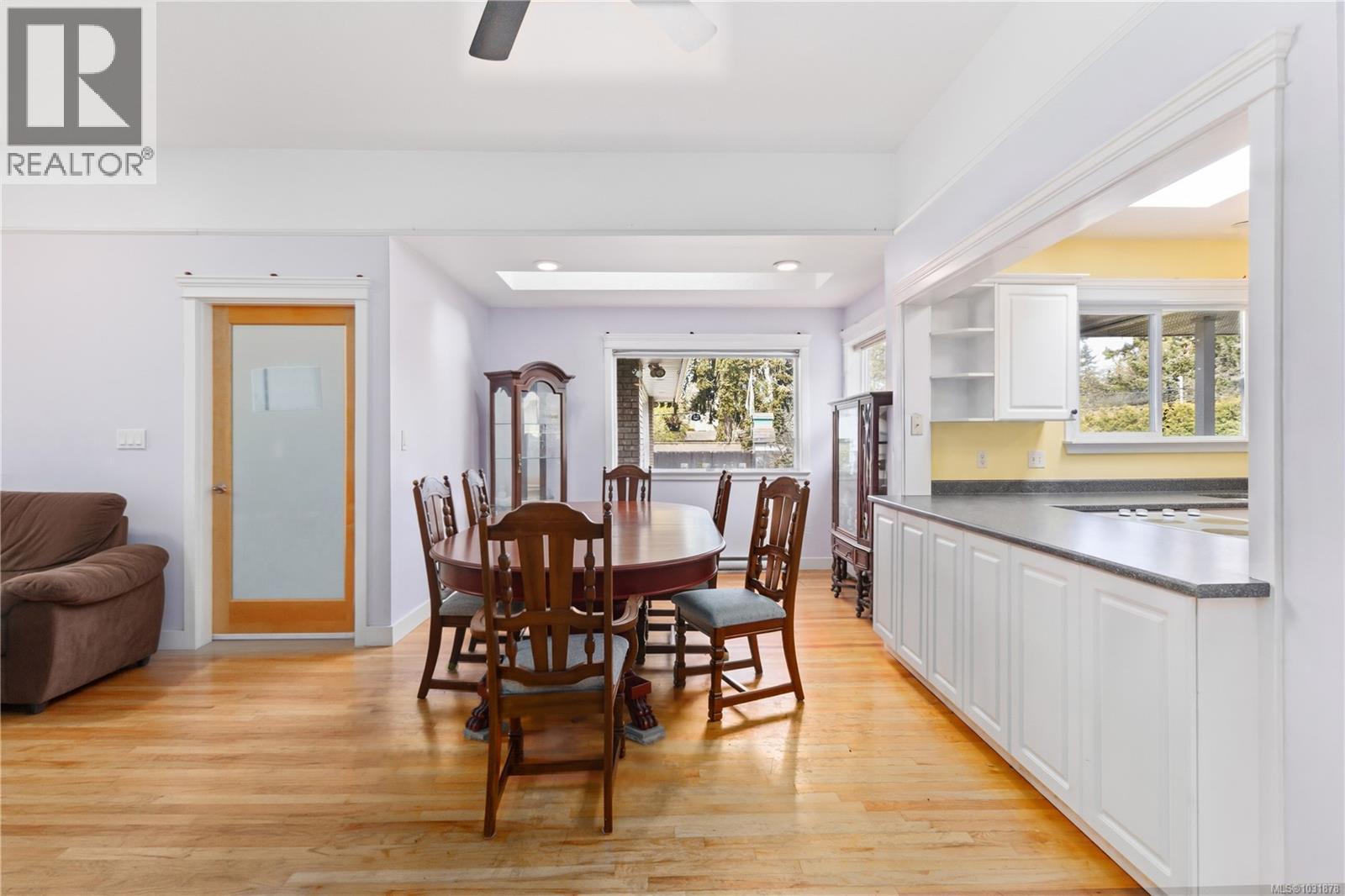 863 PARKLANDS DR - 11