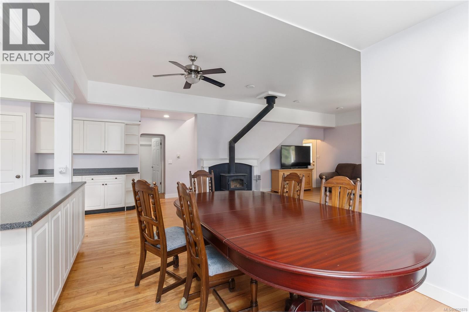 863 PARKLANDS DR - 12