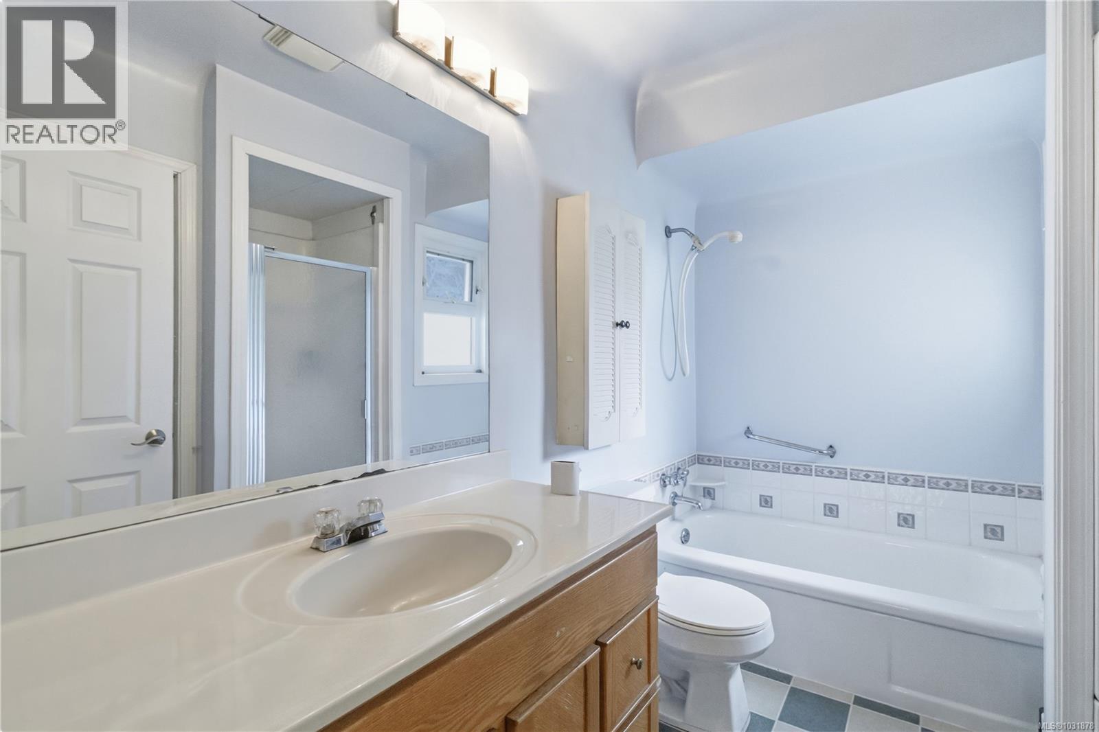 863 PARKLANDS DR - 15