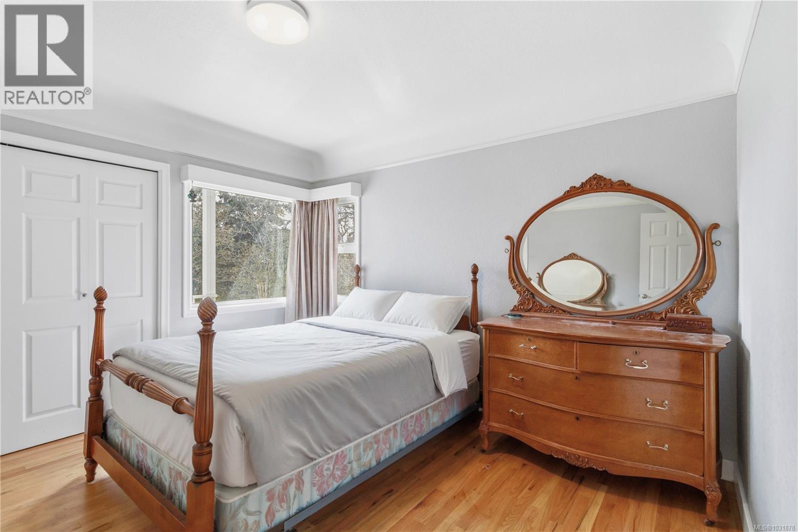 863 PARKLANDS DR - 16