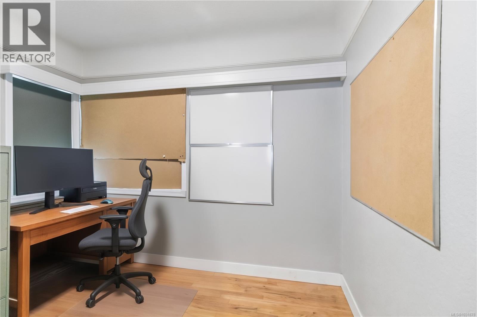 863 PARKLANDS DR - 23