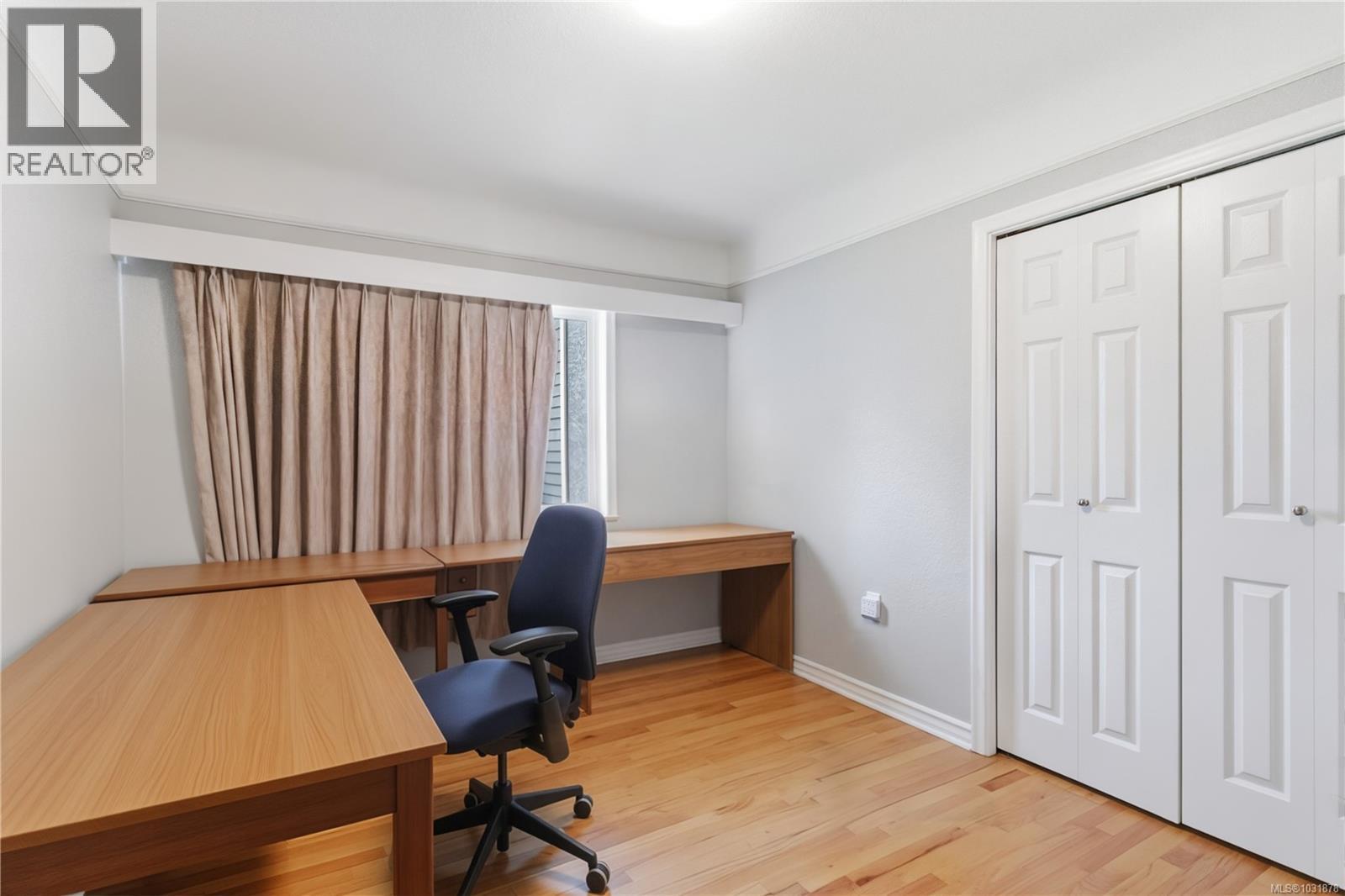 863 PARKLANDS DR - 24