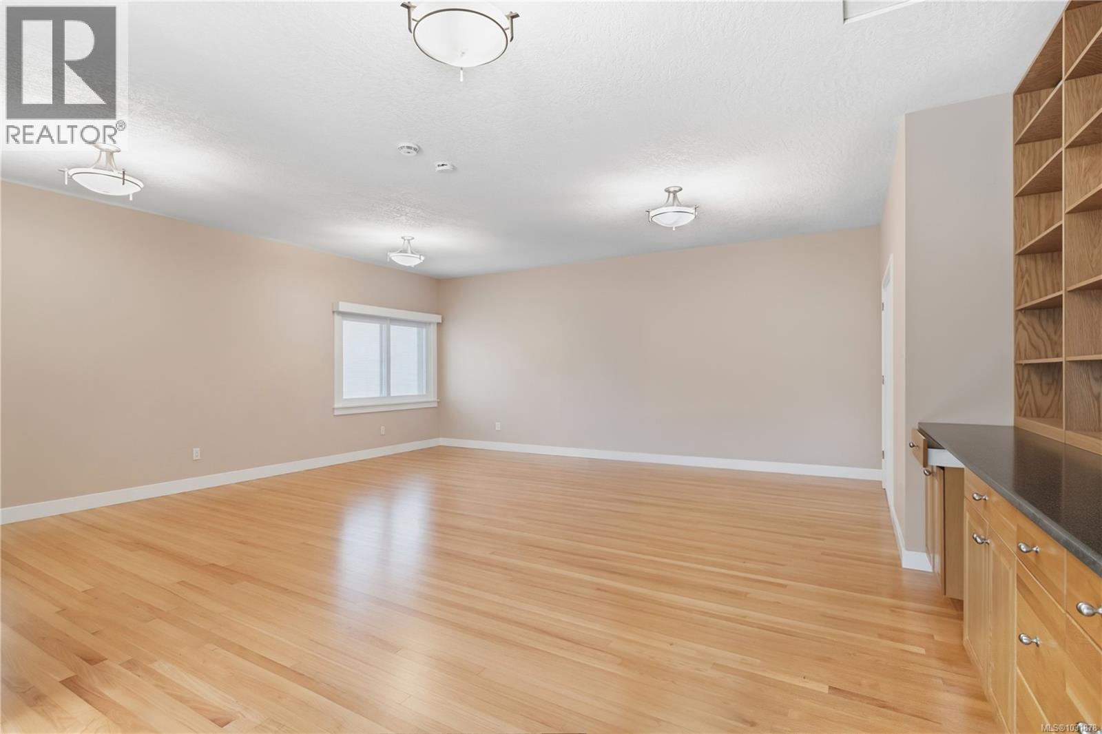 863 PARKLANDS DR - 25