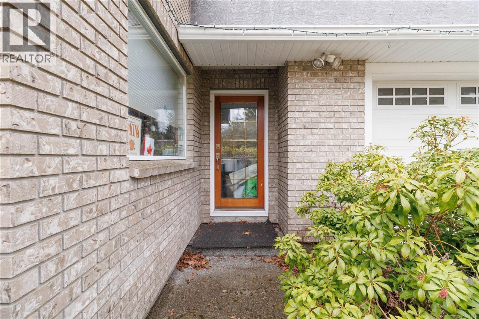 863 Parklands Dr - 26
