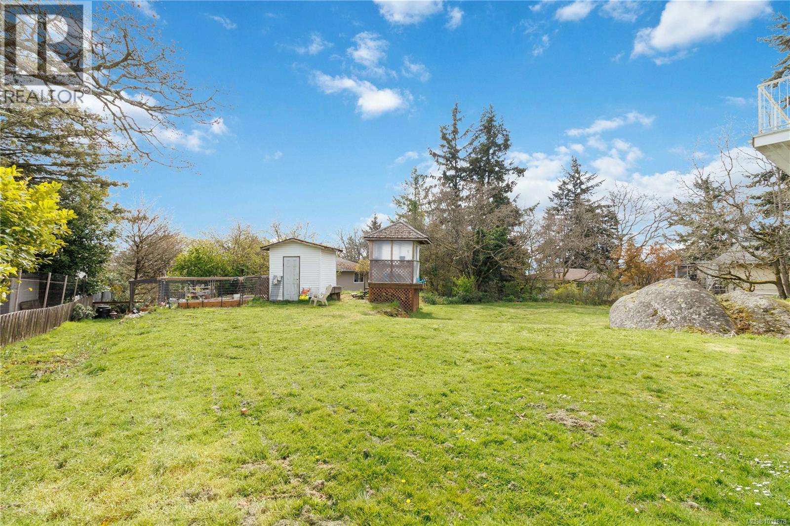 863 PARKLANDS DR - 28