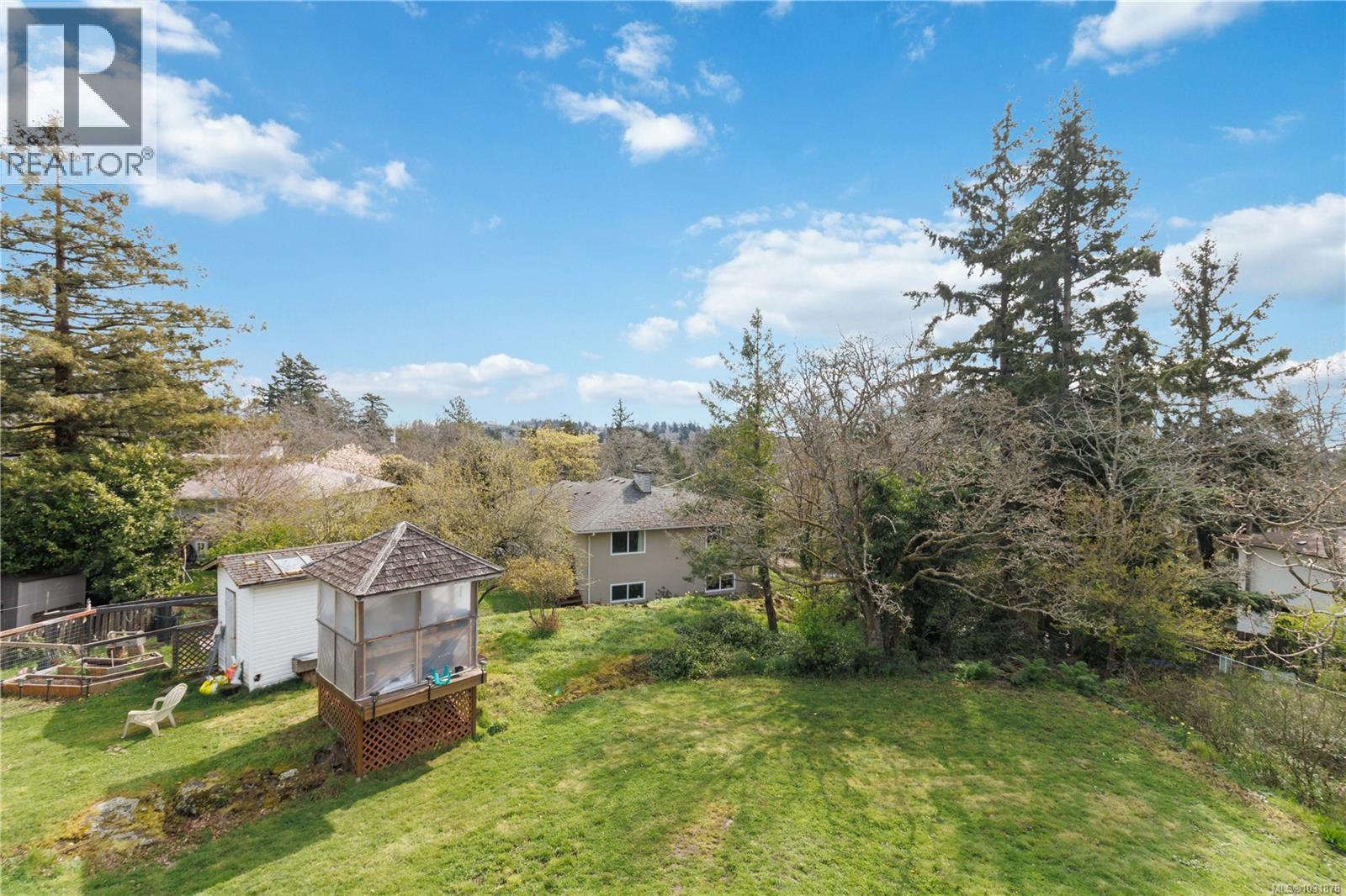 863 PARKLANDS DR - 35