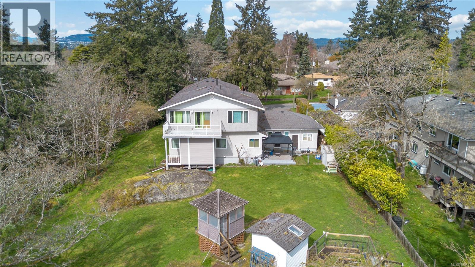 863 PARKLANDS DR - 36