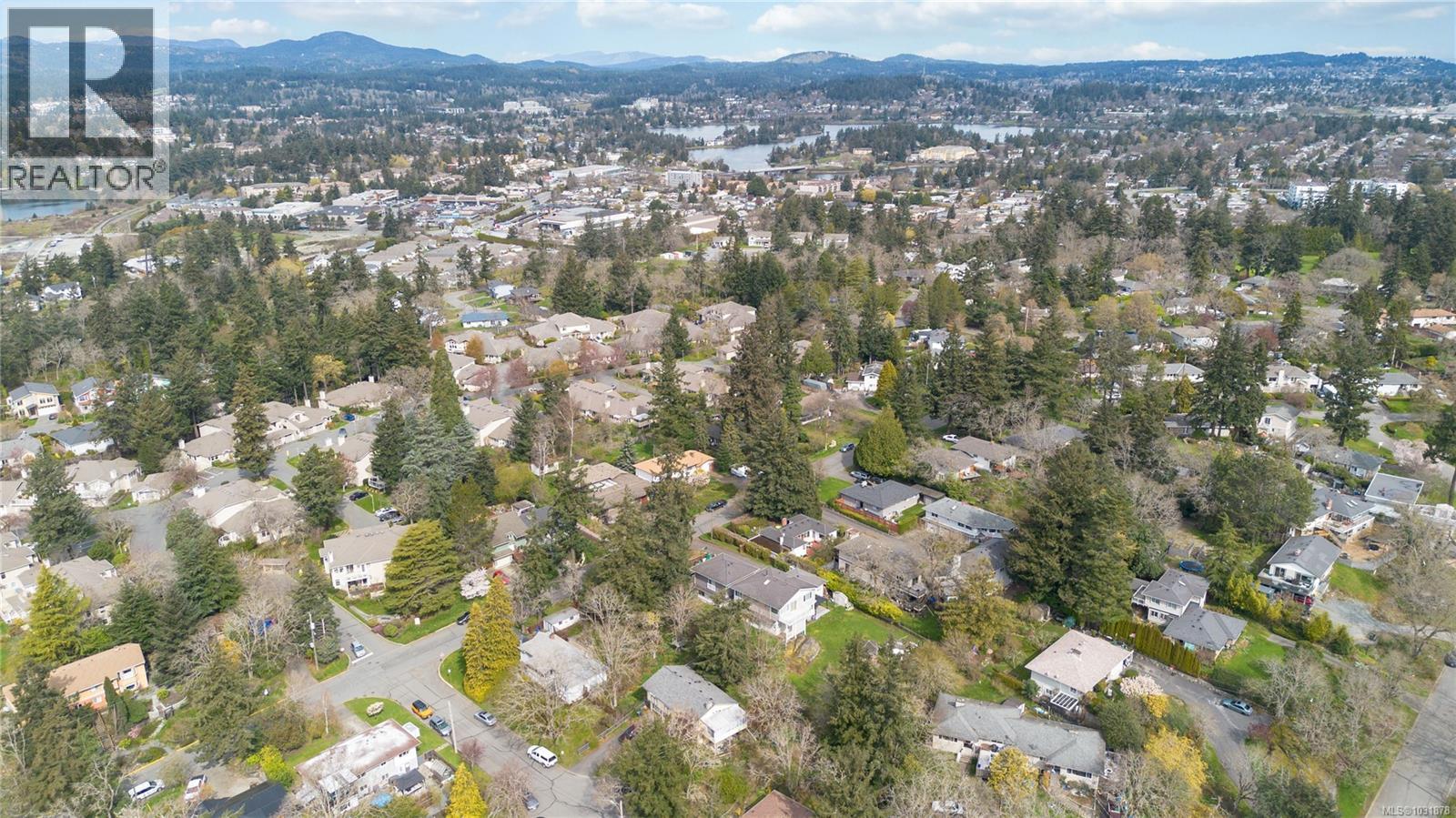 863 PARKLANDS DR - 41