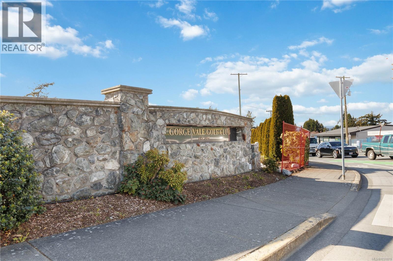 863 PARKLANDS DR - 55