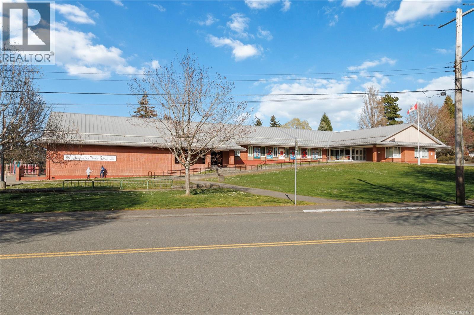 863 PARKLANDS DR - 57