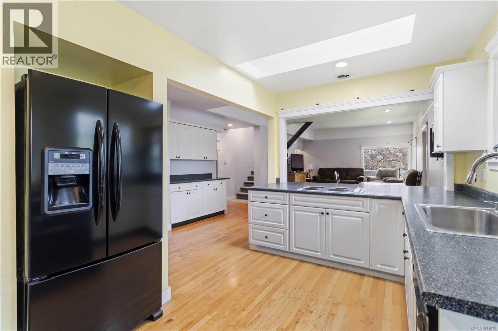 863 PARKLANDS DR - 7