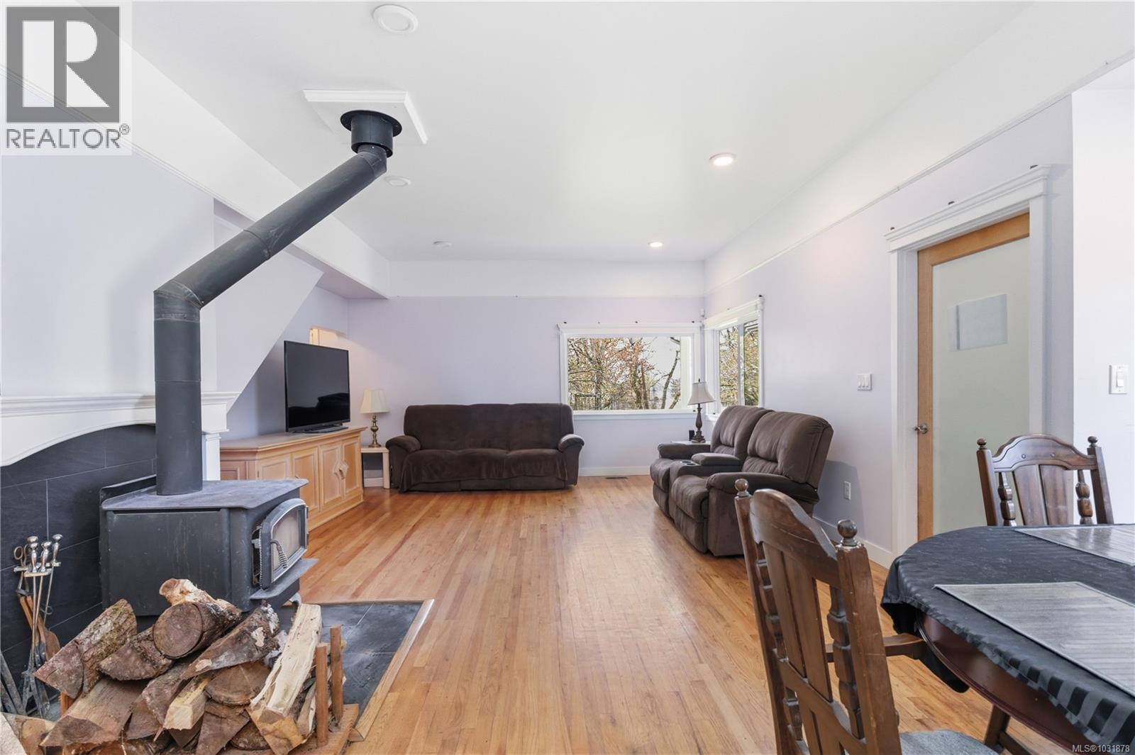 863 PARKLANDS DR - 8