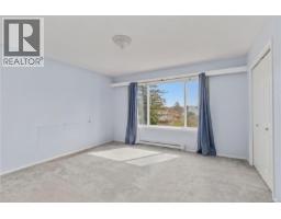 863 Parklands Dr, Esquimalt, BC V9A4L6 Photo 21