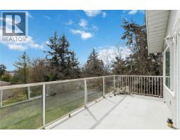 863 Parklands Dr, Esquimalt, BC V9A4L6 Photo 33