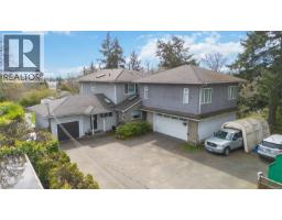 863 Parklands Dr, Esquimalt, BC V9A4L6 Photo 39