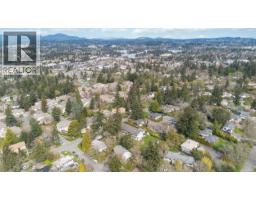863 Parklands Dr, Esquimalt, BC V9A4L6 Photo 41