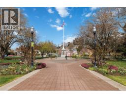 863 Parklands Dr, Esquimalt, BC V9A4L6 Photo 54