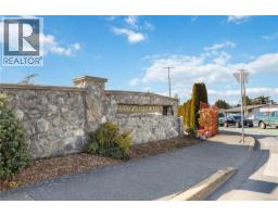 863 Parklands Dr, Esquimalt, BC V9A4L6 Photo 55