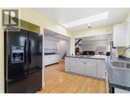 Storage - 863 Parklands Dr, Esquimalt, BC V9A4L6 Photo 7