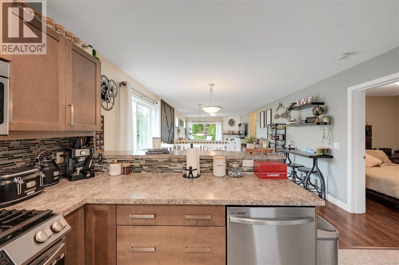 1116 FITZGERALD RD - 23