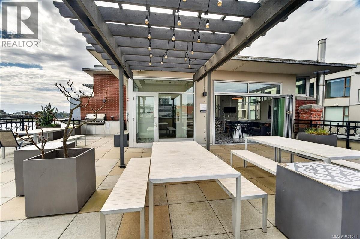 #206 456 PANDORA AVE - 18