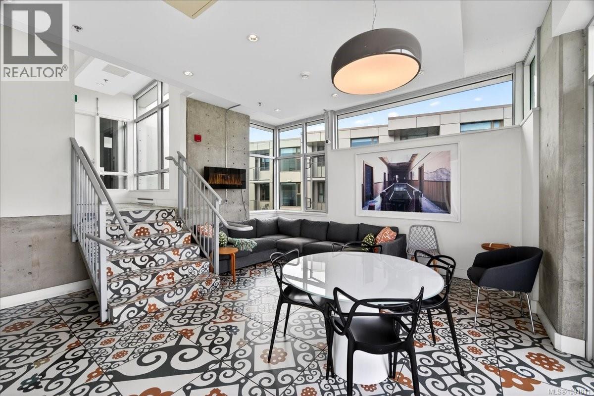 #206 456 PANDORA AVE - 21