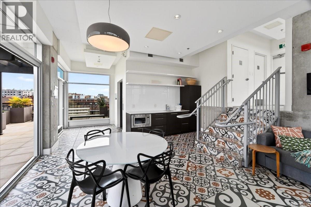 #206 456 PANDORA AVE - 22