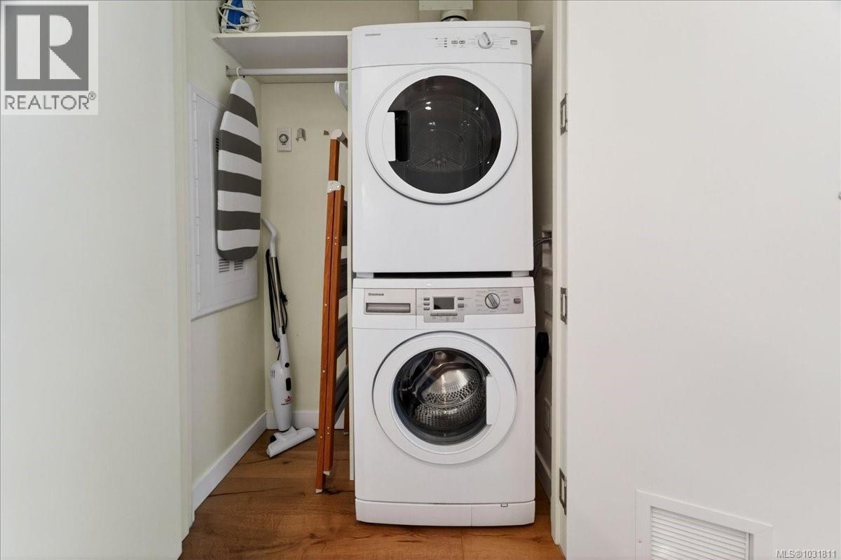 #206 456 PANDORA AVE - 5