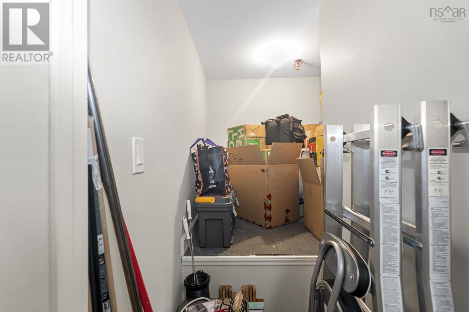 Property 25 of 30 of 101 225 Ross Street