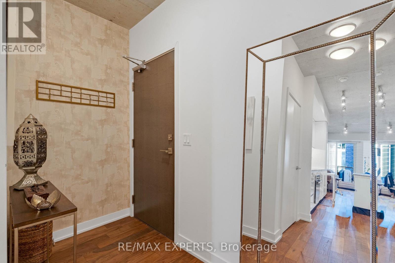 #516 20 GLADSTONE AVENUE - 4