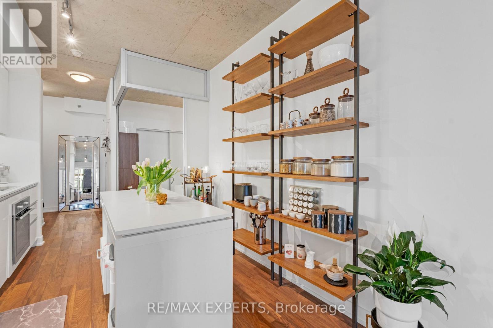 #516 20 GLADSTONE AVENUE - 6