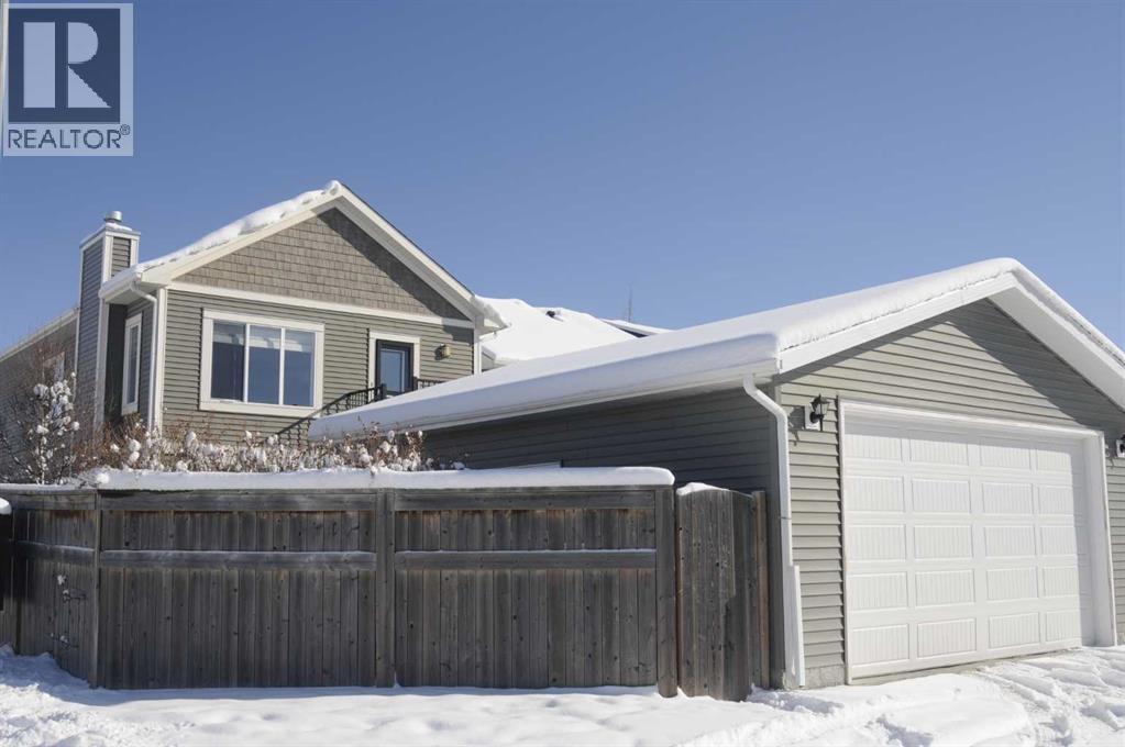 266 Fireside Place, Cochrane