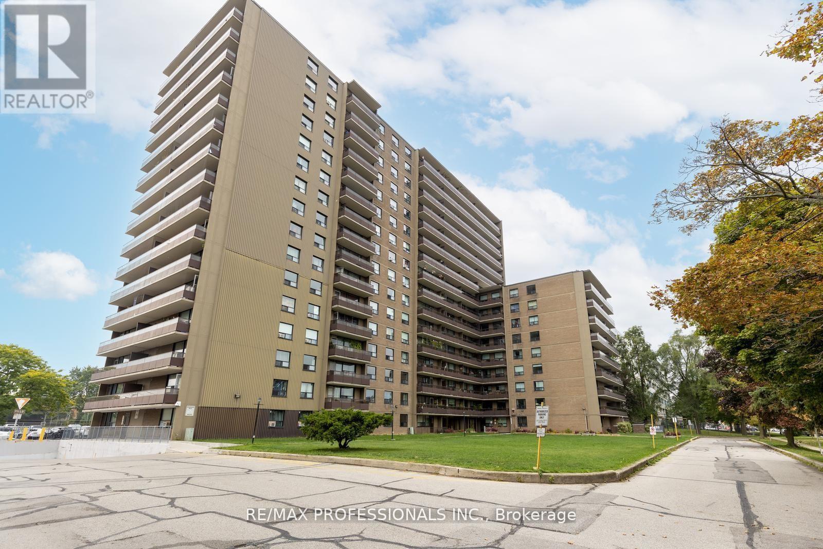 Listing photo of 1704 - 180 MARKHAM ROAD