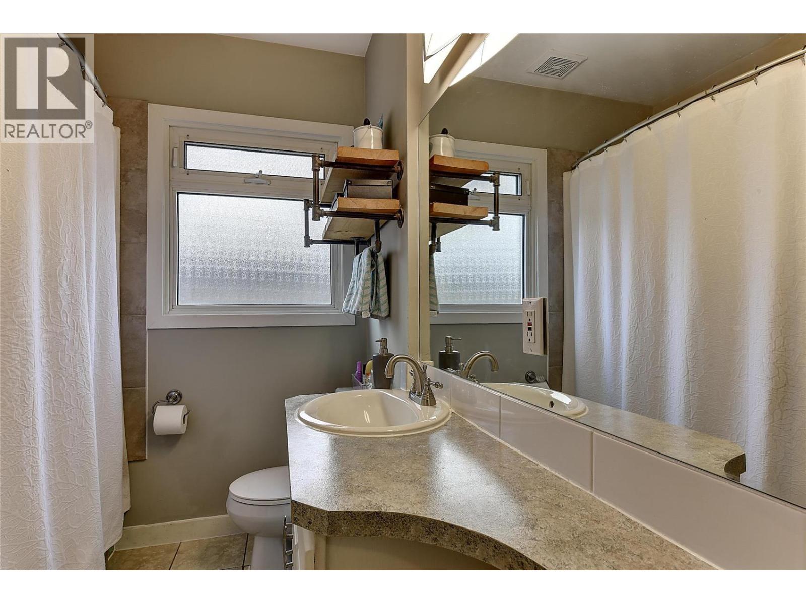 500 Snowsell Street N, Kelowna