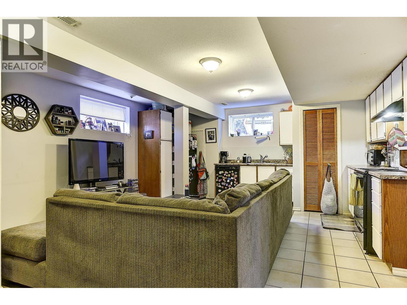 500 Snowsell Street N, Kelowna